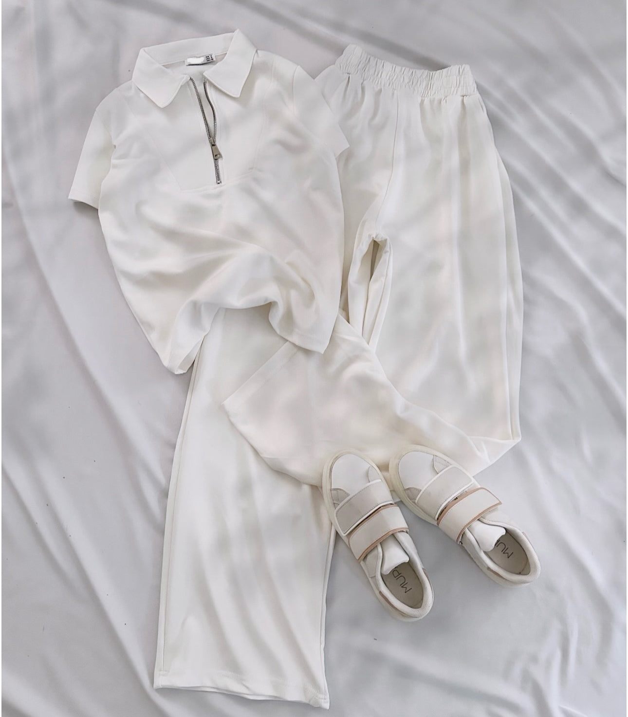 Ensemble tshirt zip avec pantalon