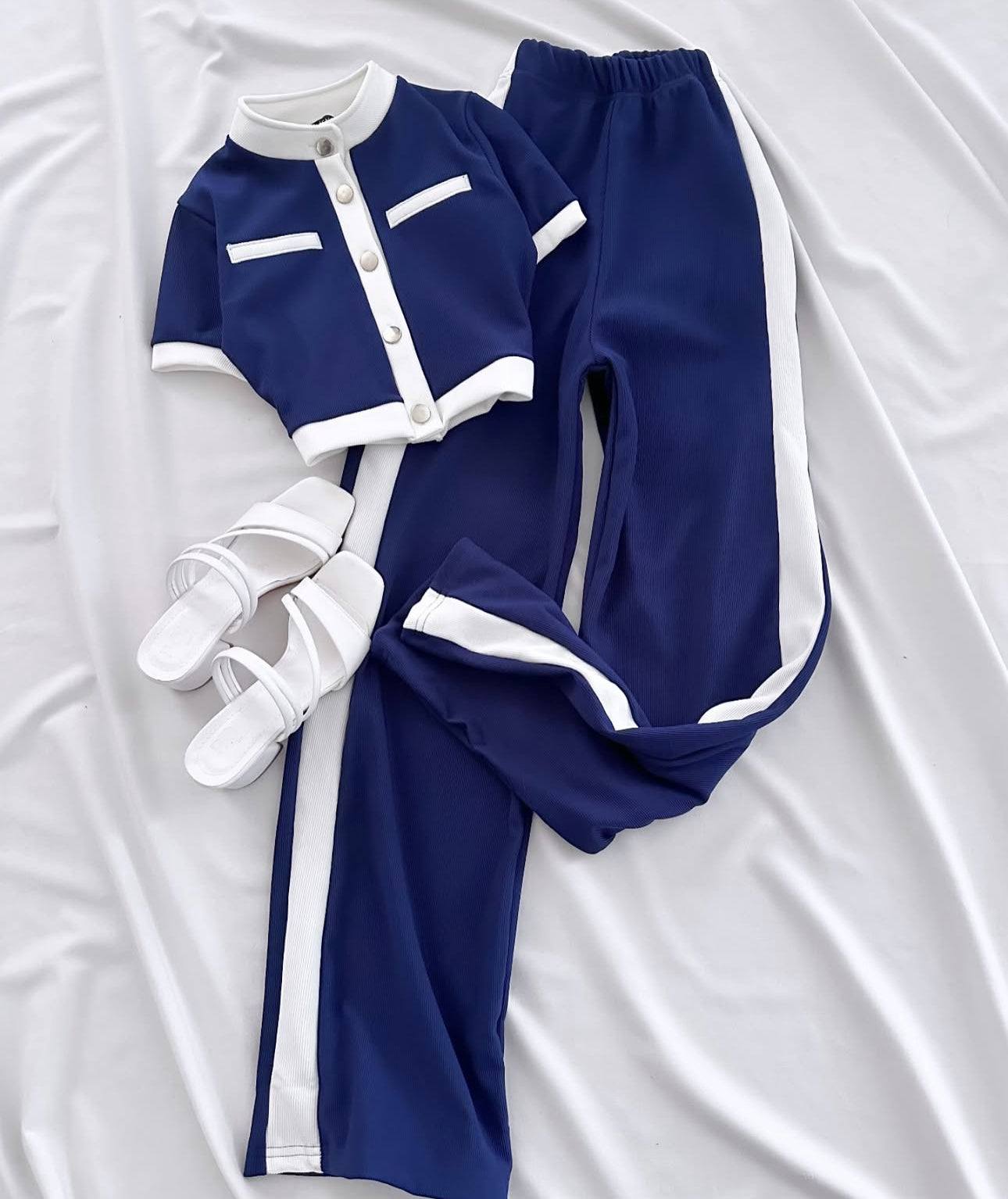 Ensemble chic avec boutons